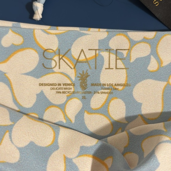 Skatie Bikini - Picture 2 of 4